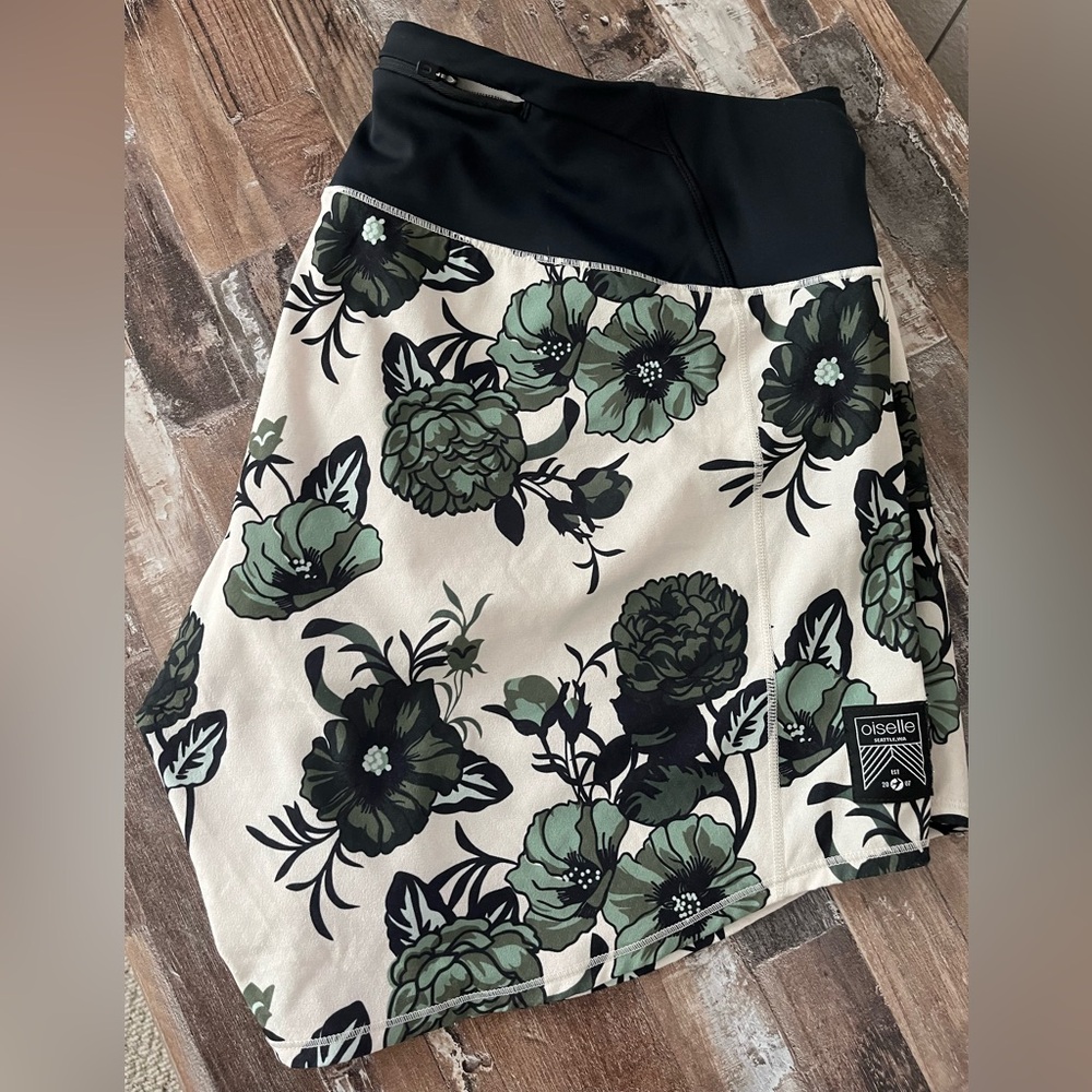Oiselle Long Roga Shorts- Floral print